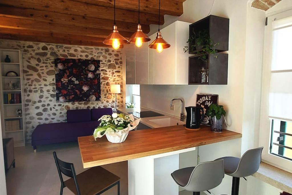 Sui Tetti Di Valeggio - Holiday Apartment فاليجيو سول مينشيو المظهر الخارجي الصورة