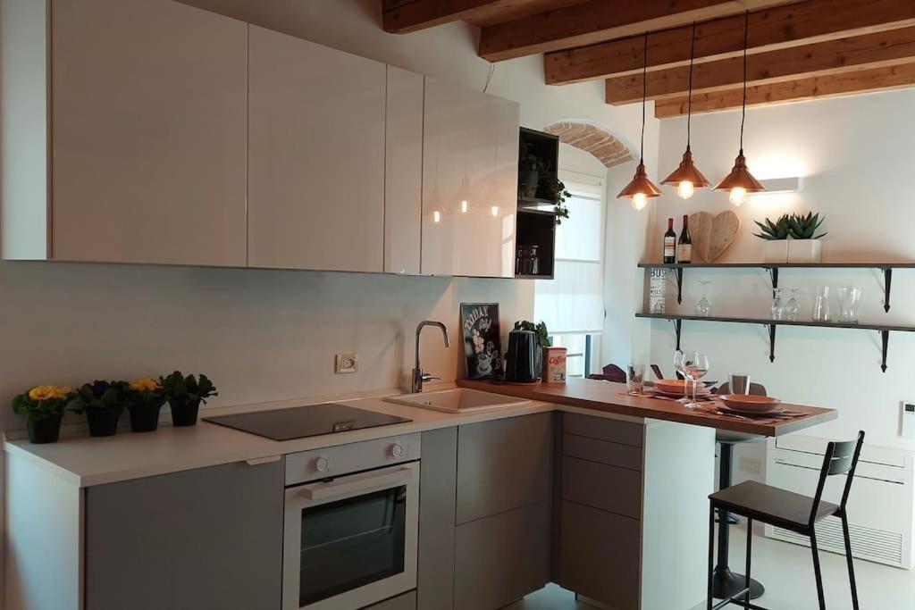 Sui Tetti Di Valeggio - Holiday Apartment فاليجيو سول مينشيو المظهر الخارجي الصورة